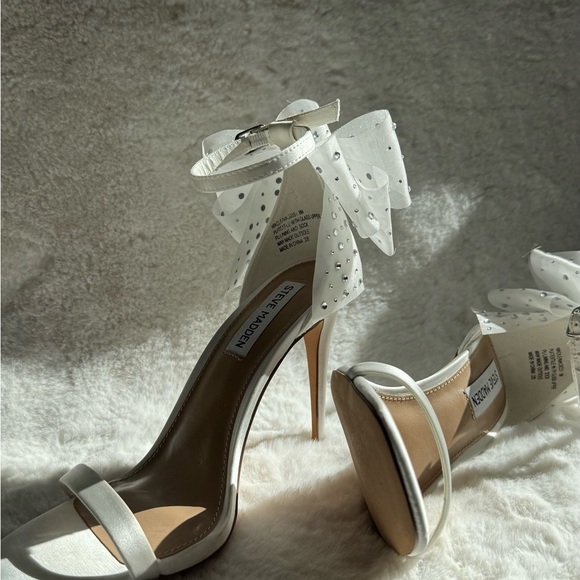Steve Madden Shoes - Steve Madden White Satin Bow Rhinestone Ankle Strap Heels Bridal Wedding Shoes 8